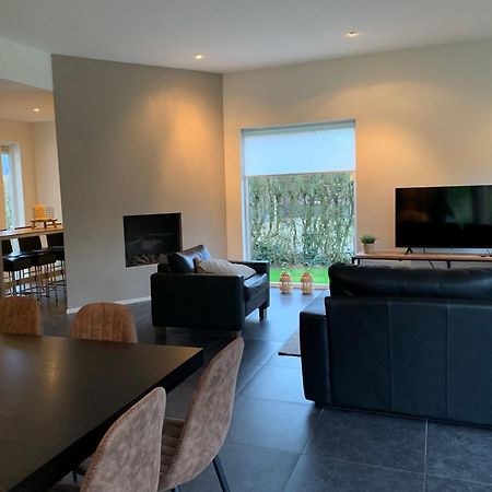 Villa Riverside Met Hottub, Eigen Aanlegsteiger, Zwemtrap, Trampoline En Kano'S Zeewolde Ngoại thất bức ảnh
